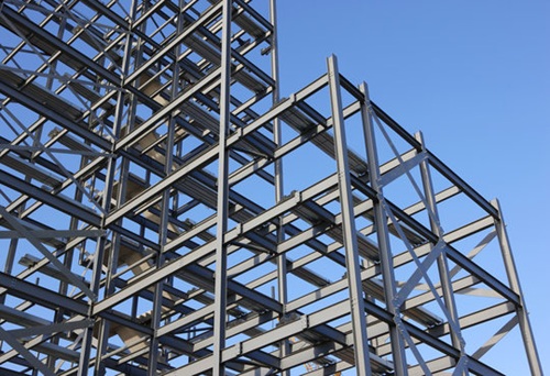 Finished steel structure for industrial building